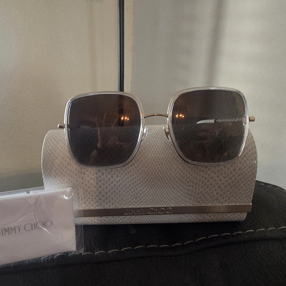 Jimmy Choo BNWT sunnies. Gliter sides light grey lenes